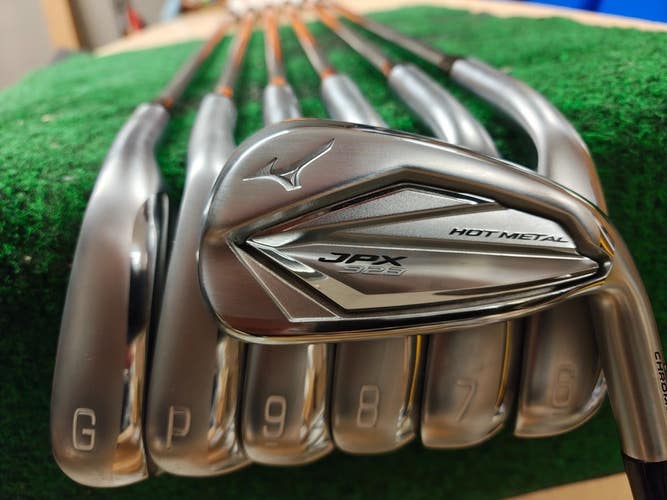 Mizuno JPX 923 Hot Metal Golf Iron set 5-PW,GW R300  Regular Flex Steel Mint