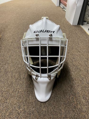 Senior Small Bauer 960 Goalie Mask