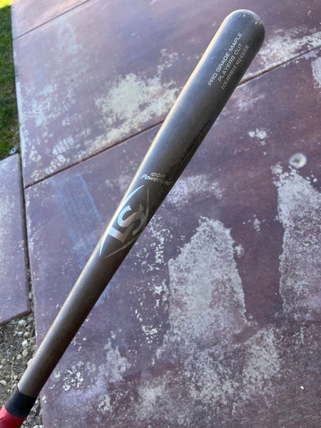 Louisville Slugger Bat (-3) 30 oz 33" (Used)