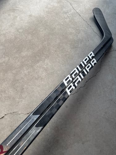 2 Pack 87 Flex P92 Senior Bauer Vapor Hyperlite Left Hand Hockey Stick Pro Stock NHL (New)