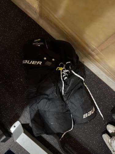 Men's Senior Large Bauer Supreme 3S Pro Hockey Pants (Used)