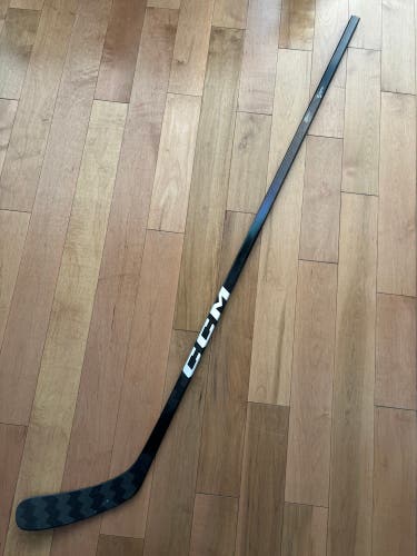 Senior CCM JetSpeed FT8 Pro Right Handed Hockey Stick P29 (New)
