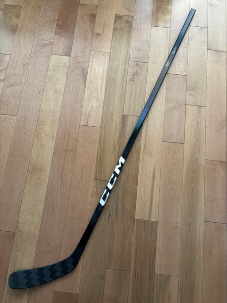 Senior CCM JetSpeed FT8 Pro Right Handed Hockey Stick P29 (New)