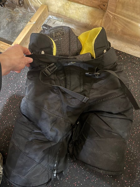 Senior Medium Bauer Supreme 2s Pro Hockey Pants (Used)