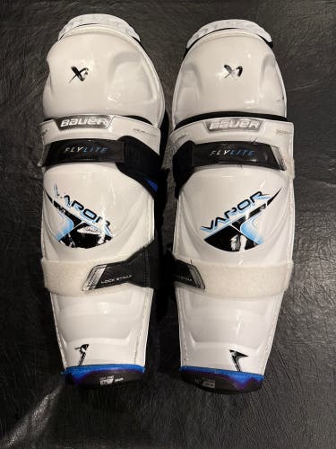 Senior Bauer Vapor Flylite 14" Shin Pads (Used)