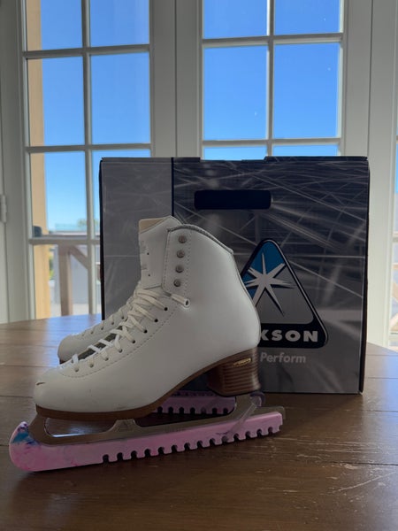 Jackson Ultima Elle Figure Skates B Adult 8.5 (Used)