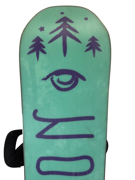 141cm Burton Deja Vu Snowboard W/ Burton Lexa Bindings