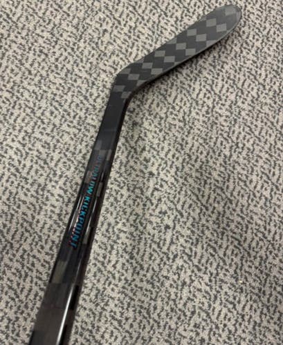 CCM Vizion 50 Flex P28 Curve Right Hand Stick - Pixallo.store (READ DESCRIPTION)