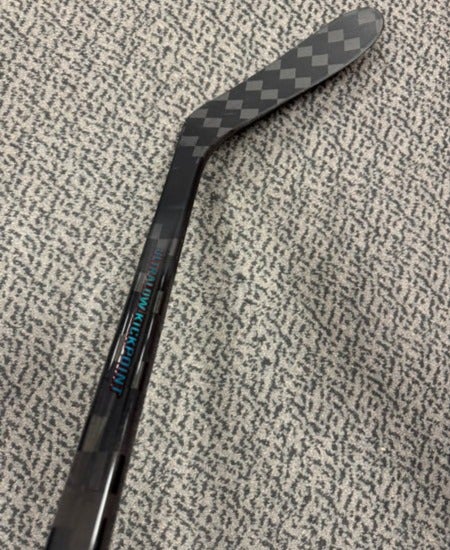 CCM Vizion 50 Flex P28 Curve Right Hand Stick - Pixallo.store (READ DESCRIPTION)