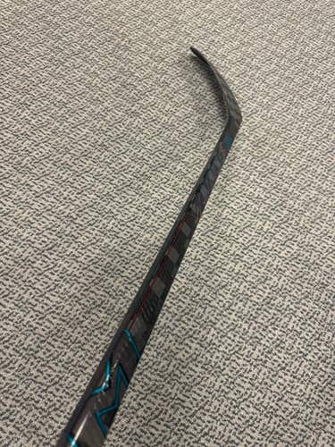 CCM Vizion 70 Flex P28 curve right hand stick - Pixallo.store (READ DESCRIPTION)