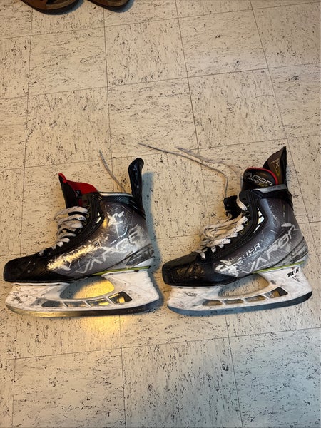 2021 Bauer Vapor Hyperlite Hockey Skates 10.5 fit 2(Used)