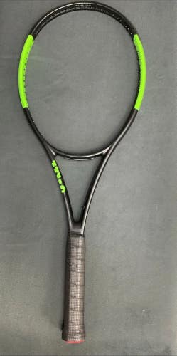 Pro Stock Wilson Steam 99 (16x18) - Blade V.6 Cosmetic - 4 3/8 Grip Size