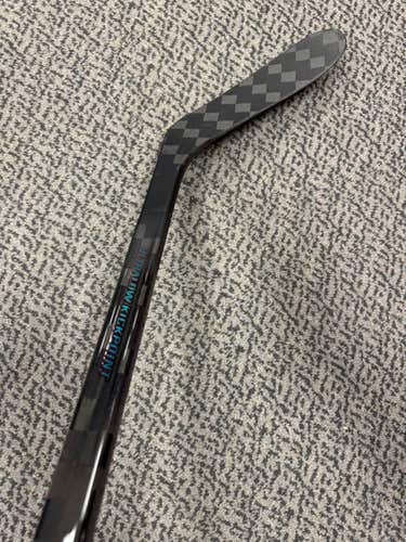 CCM Vizion 50 Flex P28 Curve Right Hand Stick - Pixallo.store (READ DESCRIPTION)