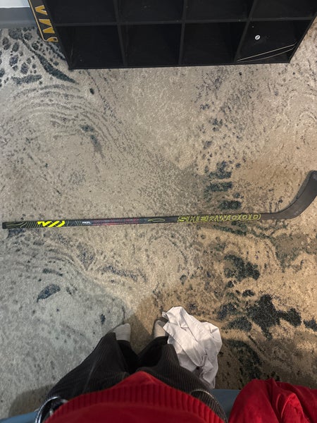 Senior Sher-Wood Rekker Legend Pro Right Handed Hockey Stick P92 Pro Stock (Used)