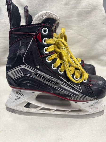 Bauer Vapor X500 Hockey Skates Regular Width Size 2 (Used)