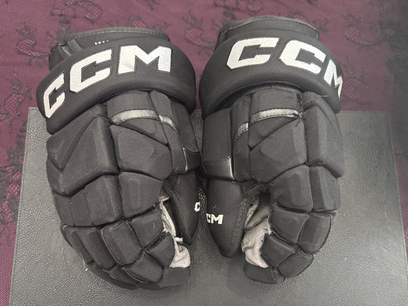 CCM HG12 Gloves 14" Pro Stock (Used)