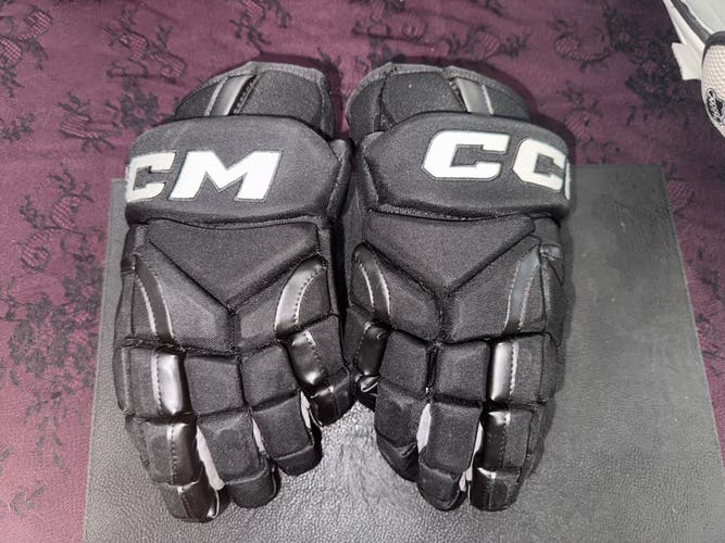 CCM HG12XP Gloves 14" Pro Stock (Used)