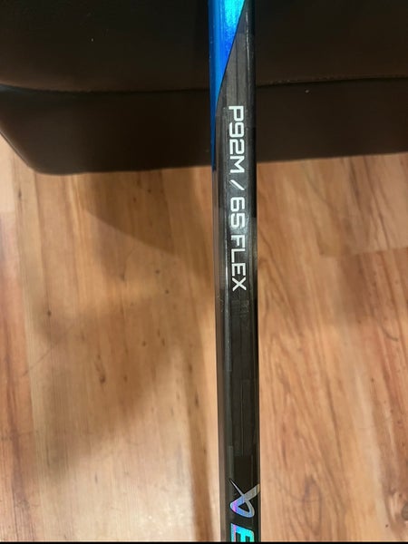 Intermediate Bauer Nexus Sync Right Handed Hockey Stick P92M (Used)