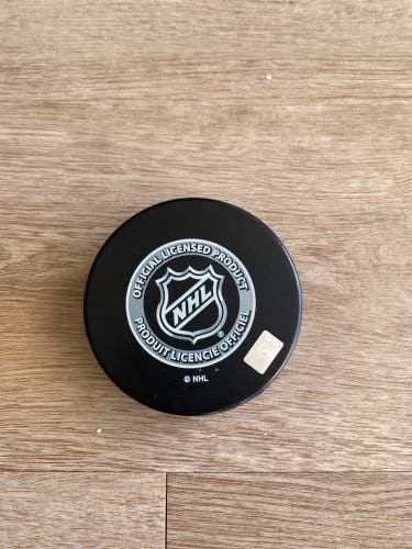 Official NHL Hockey Puck