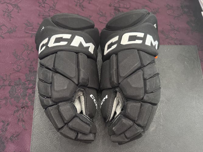 CCM HGPJS Gloves 15" Pro Stock (Used)