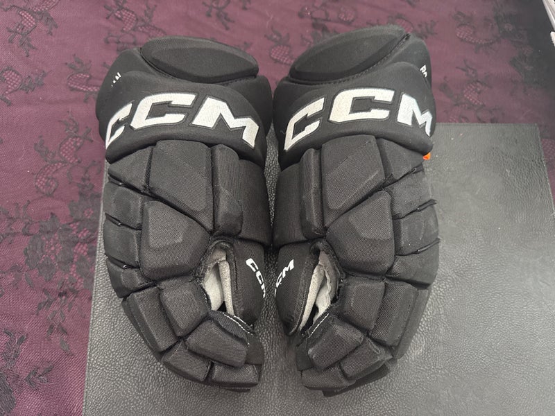 CCM HGPJS Gloves 15" Pro Stock (Used)