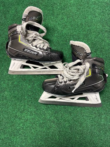 Intermediate Bauer Elite Hockey Goalie Skates (Used) | Size 4 (Fit 2)