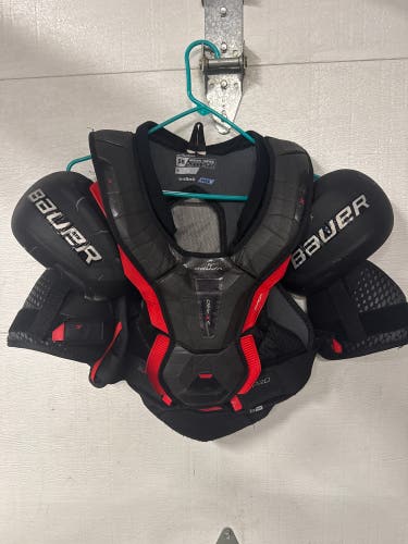 Men's Medium Senior Bauer Vapor 3X Pro Shoulder Pads (Used)