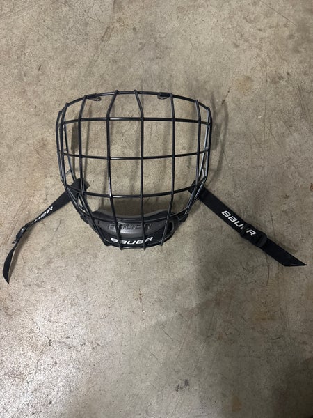 Medium Bauer Profile II Facemask Full Cage (Used)