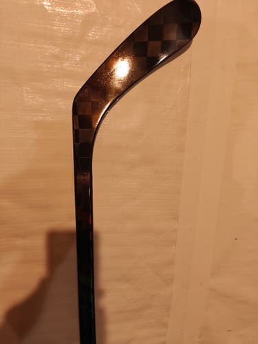 Senior Warrior Alpha LX2 PRO Right Handed Hockey Stick P90T Pro Stock (New)