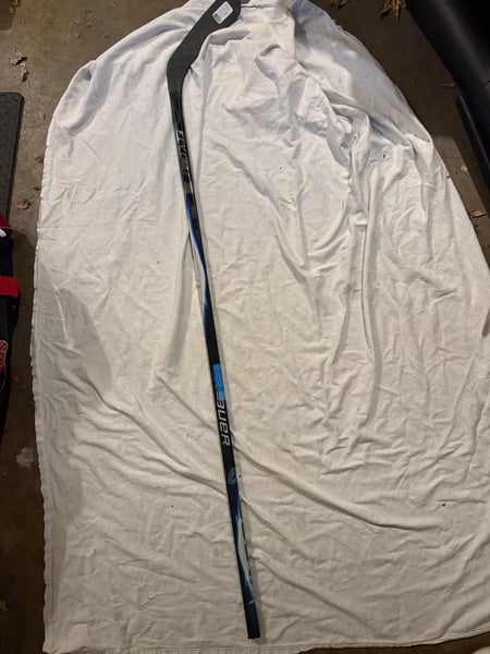 Senior Bauer Vapor FlyLite Right Handed Hockey Stick P92 (New)