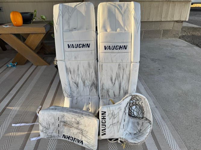 Pro Return 34+2 Vaughn V9 Regular Goalie Full Set