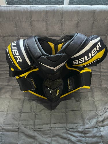 Medium Youth Bauer Supreme 170 Shoulder Pads (Used)