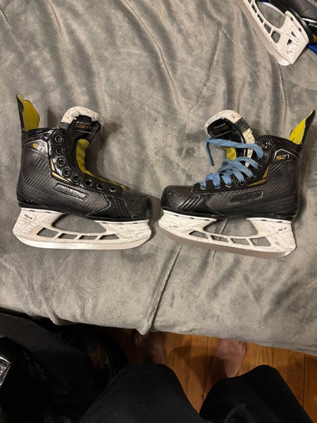 Bauer Supreme S27 Hockey Skates Regular Width 13 (Used)