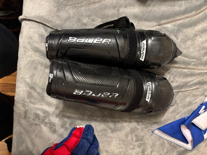 Junior Bauer 11" Shin Pads (Used)