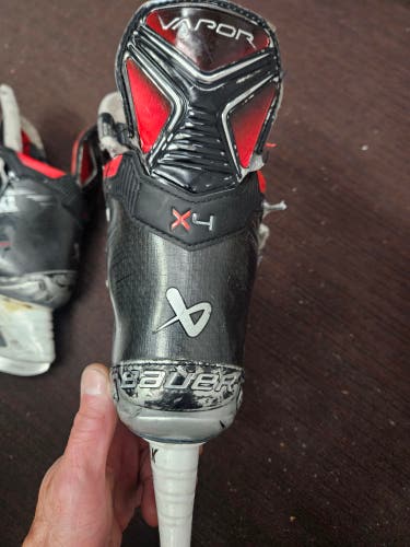 Bauer Vapor 4 Hockey Skates Regular Width (Used)