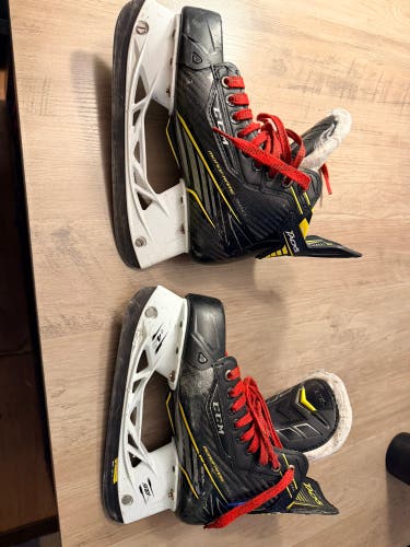 CCM Hockey Skates Extra Wide Width Size 4.5 (Used)