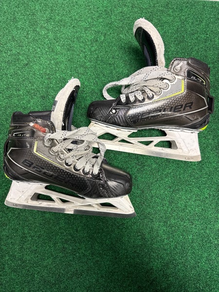 Intermediate Bauer Elite Hockey Goalie Skates (Used) | Size 5 (Fit 2)