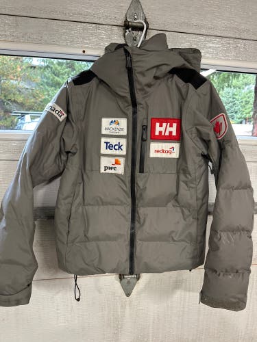 Alpine Canada Medium Helly Hansen Jacket (Used)