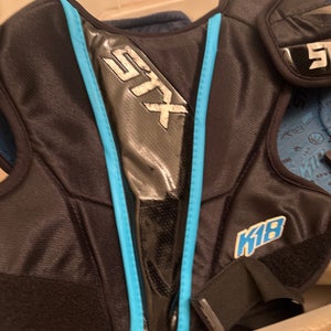 Men's Medium Junior STX Shoulder Pads (Used)
