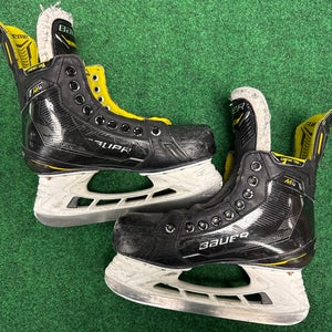 Intermediate Bauer Supreme M4 Hockey Skates (Used) | Size 5 (Fit 2)