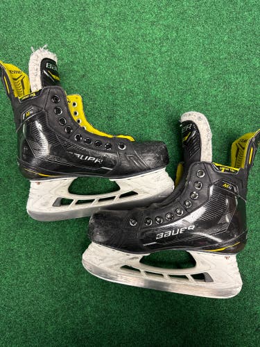 Intermediate Bauer Supreme M4 Hockey Skates (Used) | Size 5 (Fit 2)