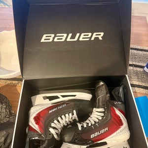 2025 Bauer Vapor Flylite Red Hockey Skates Pro Stock 7 (New)