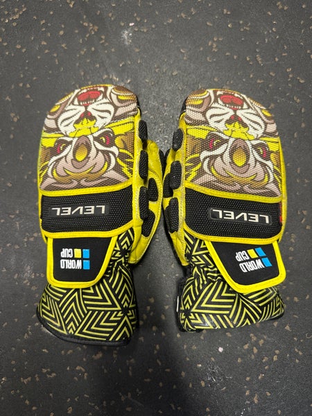 Small Adult Unisex Level Gloves (Used)