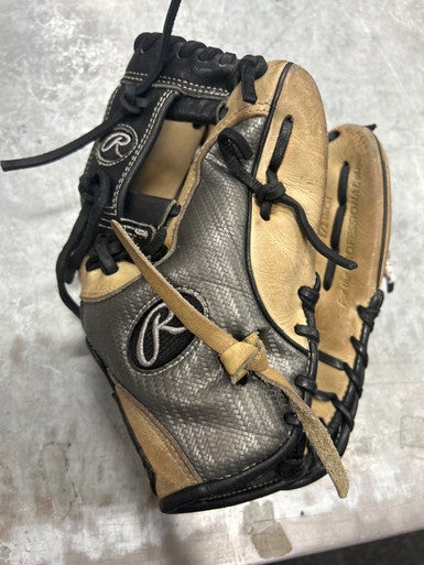 Rawlings (Used) Right Hand Throw 11.5" Baseball Glove