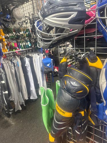 Used All Star ALL-STAR CATCHER SET Catchers Helmet w/Mask Navy Blue MD 11337-S000465582