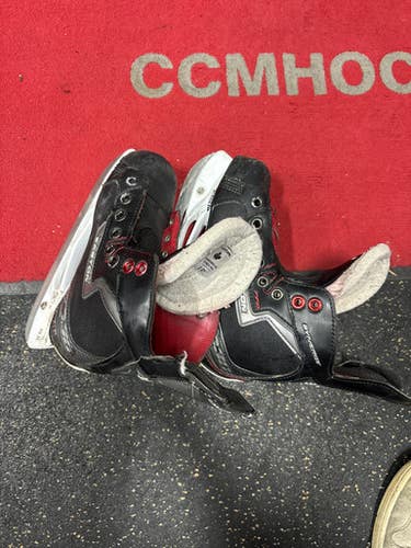 Easton Used Junior Size 2 Hockey Skates