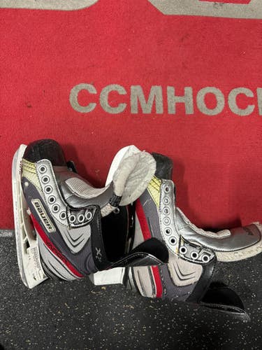 Bauer (Used) Intermediate Senior Size 4 Hockey Skates