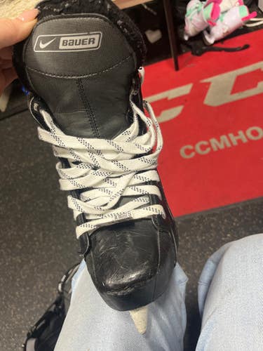 Bauer (Used) Intermediate Senior Size 5 Hockey Skates