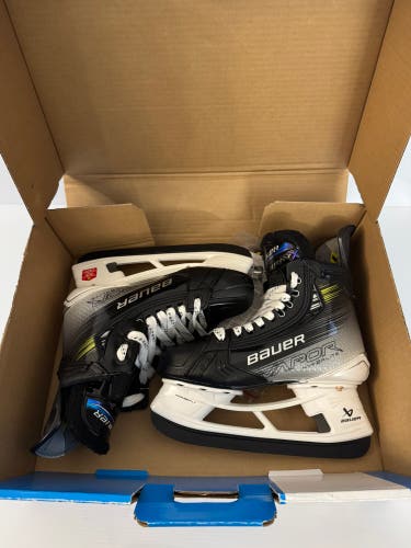 New Size 4 Fit 3 Intermediate Bauer Vapor Hyperlite 2 Hockey Skates