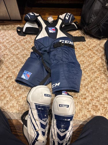 Men's Small Junior CCM LTP Shoulder Pads Pro Stock (New)